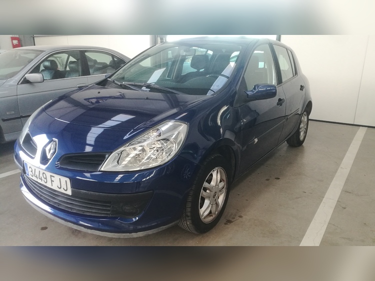 Renault CLIO III AUTENTIC 1.4 16V 98CV  foto 4