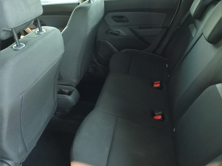 Dacia Duster ESSENTIAL DCI 115CV foto 8