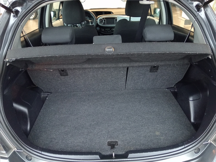 Toyota Yaris  foto 13
